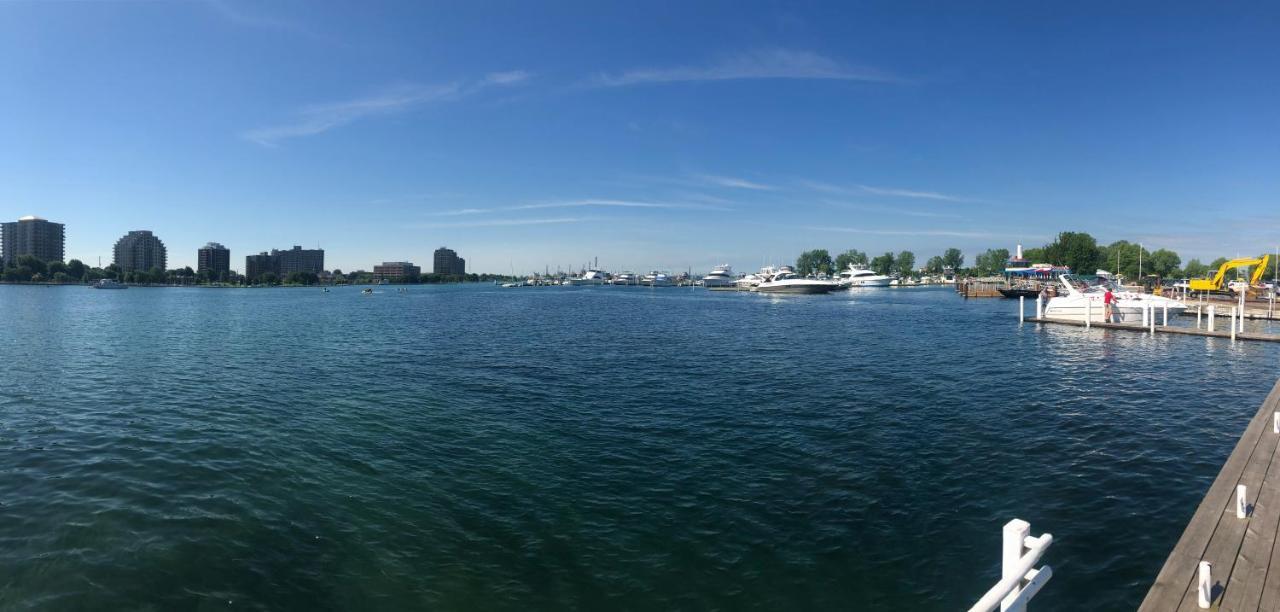 Days Inn By Wyndham Sarnia Harbourfront Extérieur photo