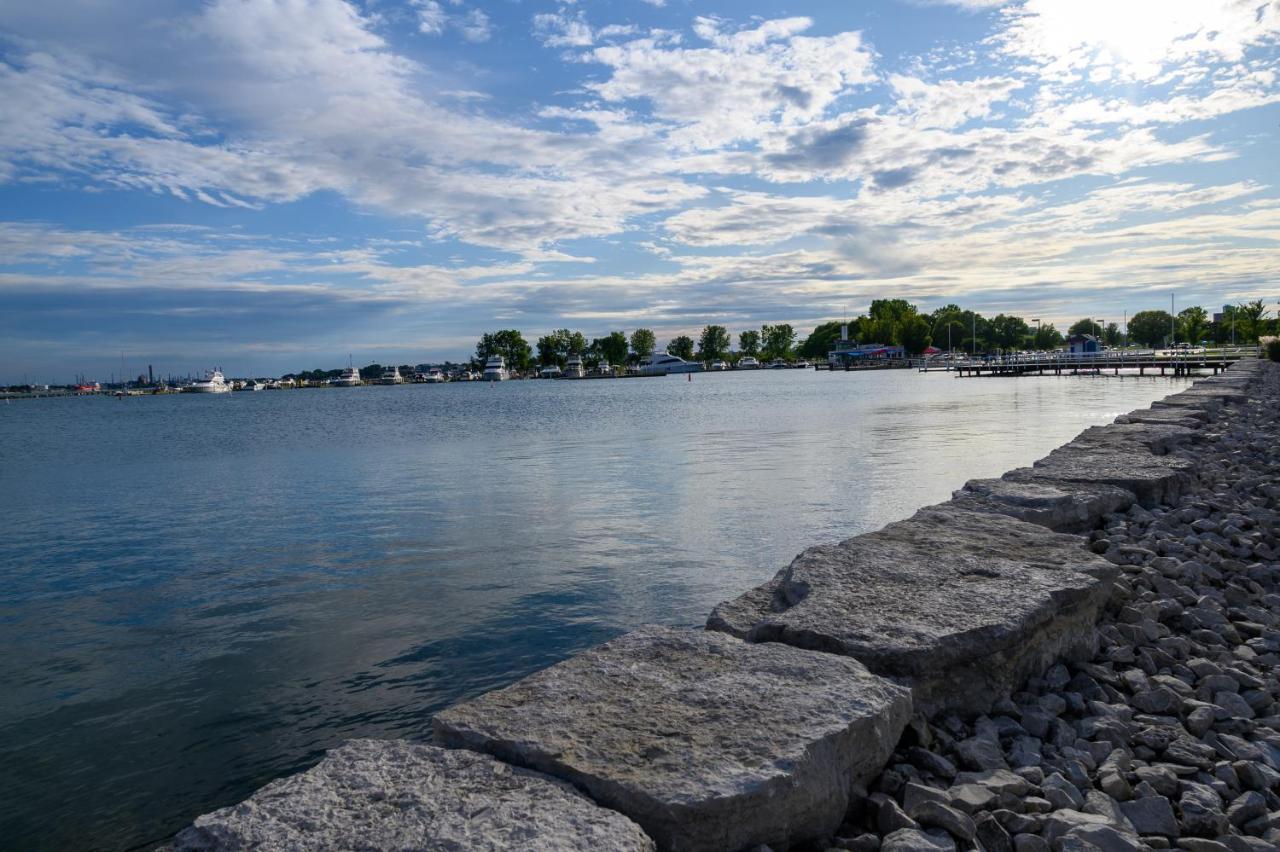 Days Inn By Wyndham Sarnia Harbourfront Extérieur photo