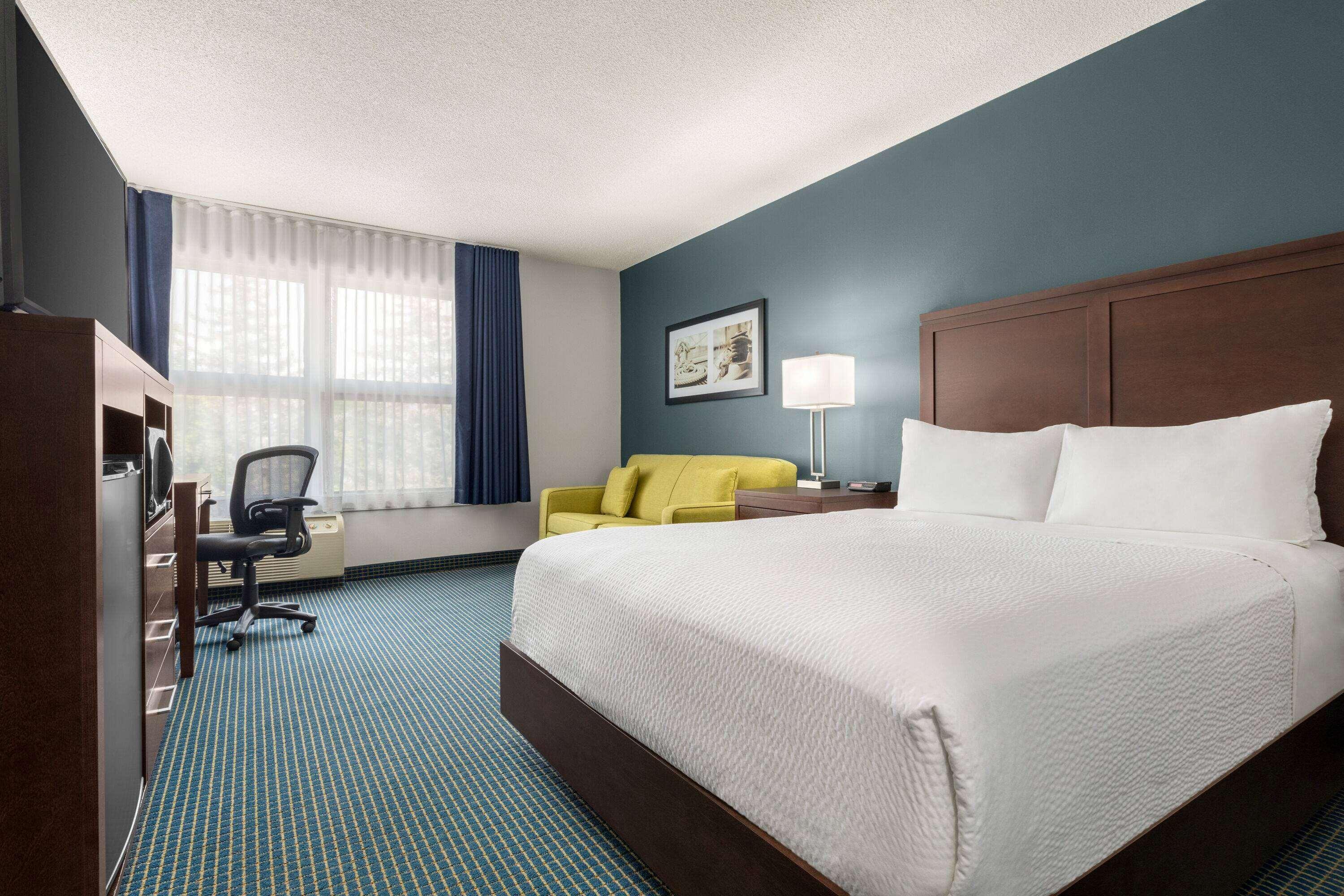 Days Inn By Wyndham Sarnia Harbourfront Extérieur photo