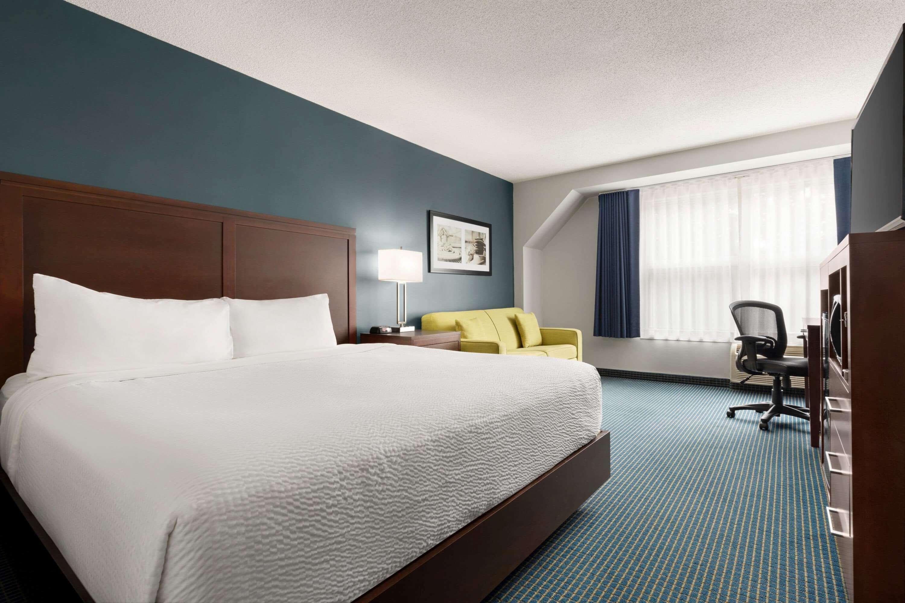 Days Inn By Wyndham Sarnia Harbourfront Extérieur photo