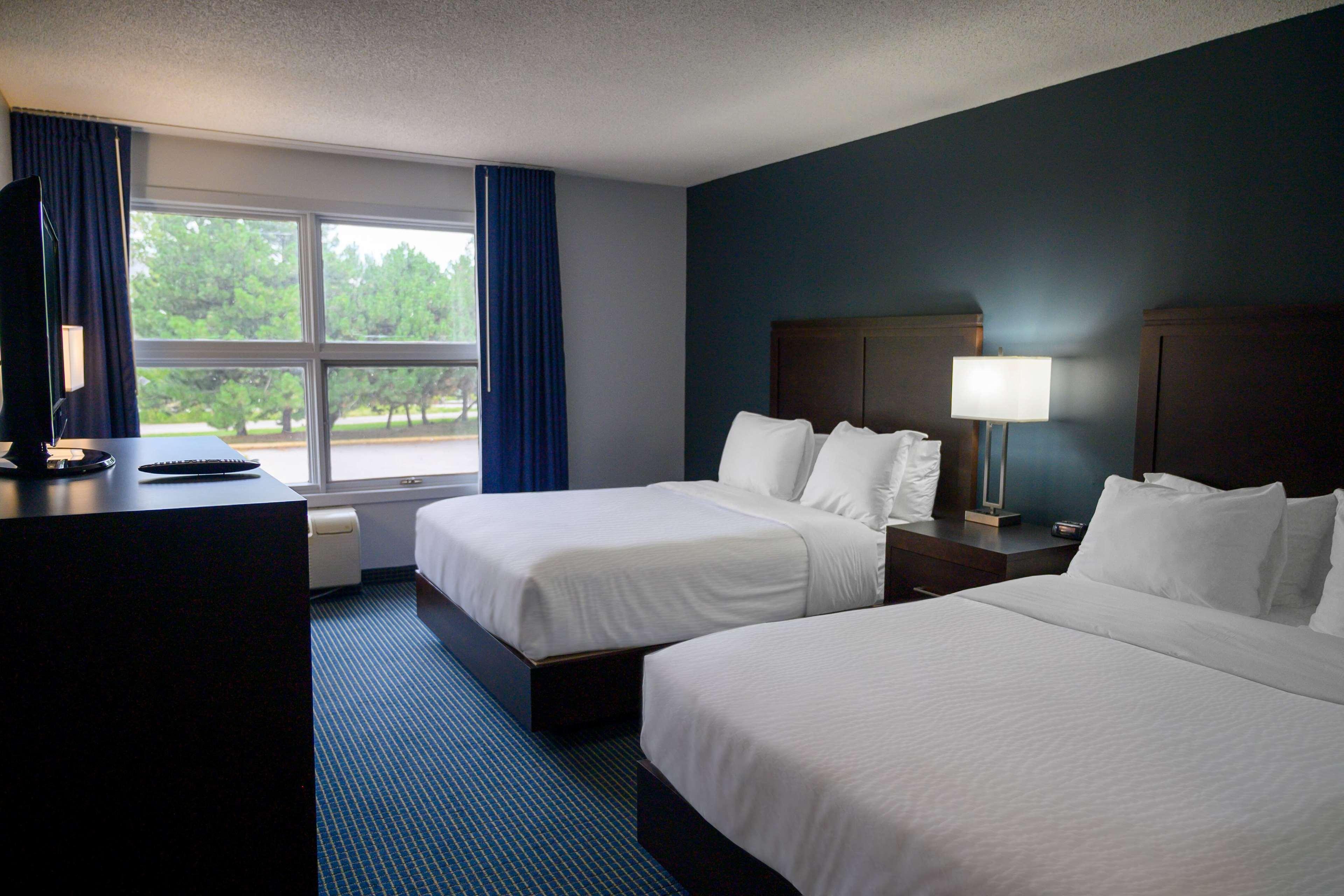 Days Inn By Wyndham Sarnia Harbourfront Extérieur photo