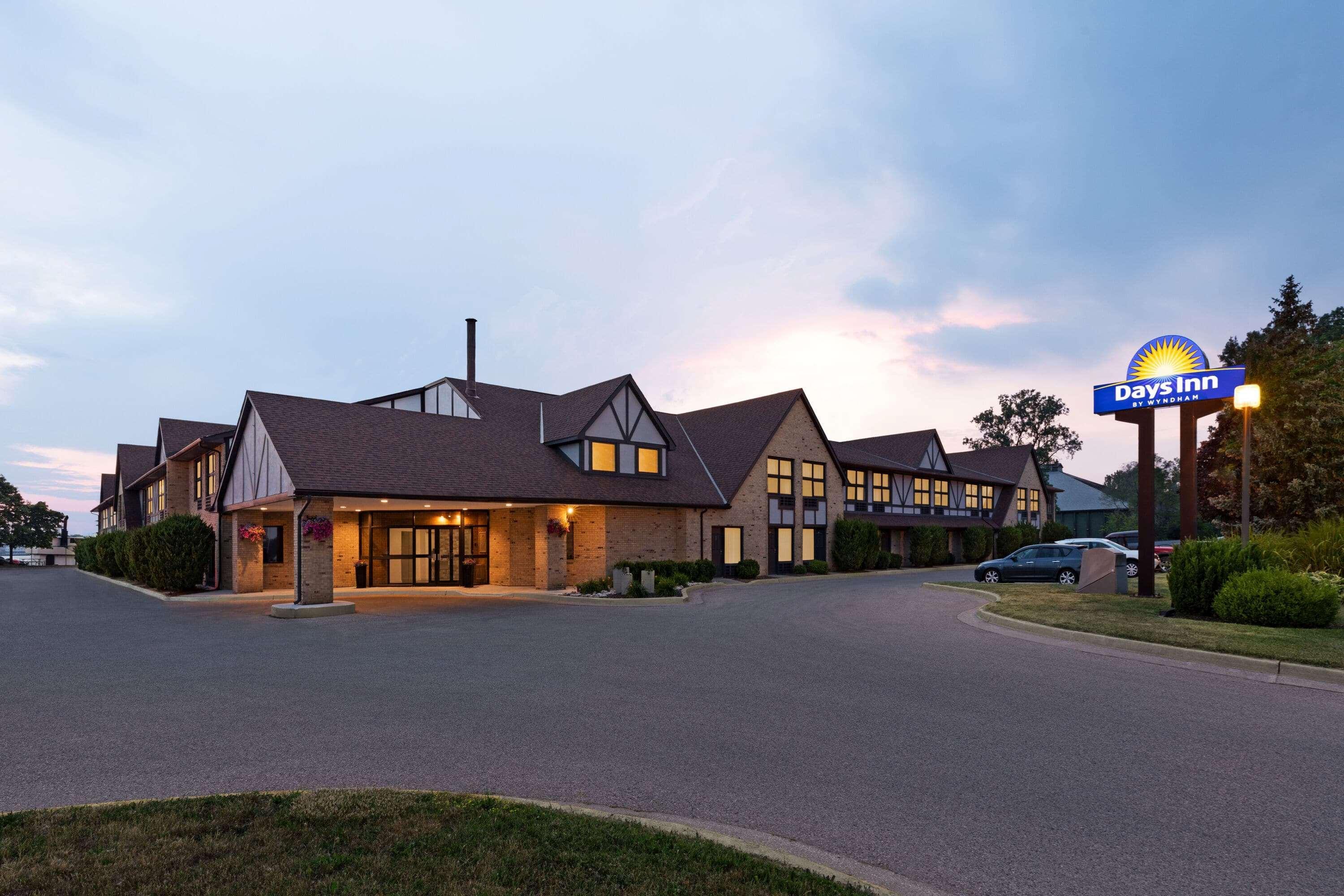 Days Inn By Wyndham Sarnia Harbourfront Extérieur photo