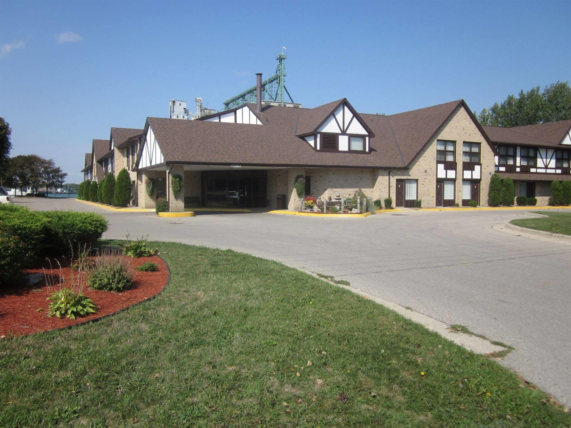 Days Inn By Wyndham Sarnia Harbourfront Extérieur photo