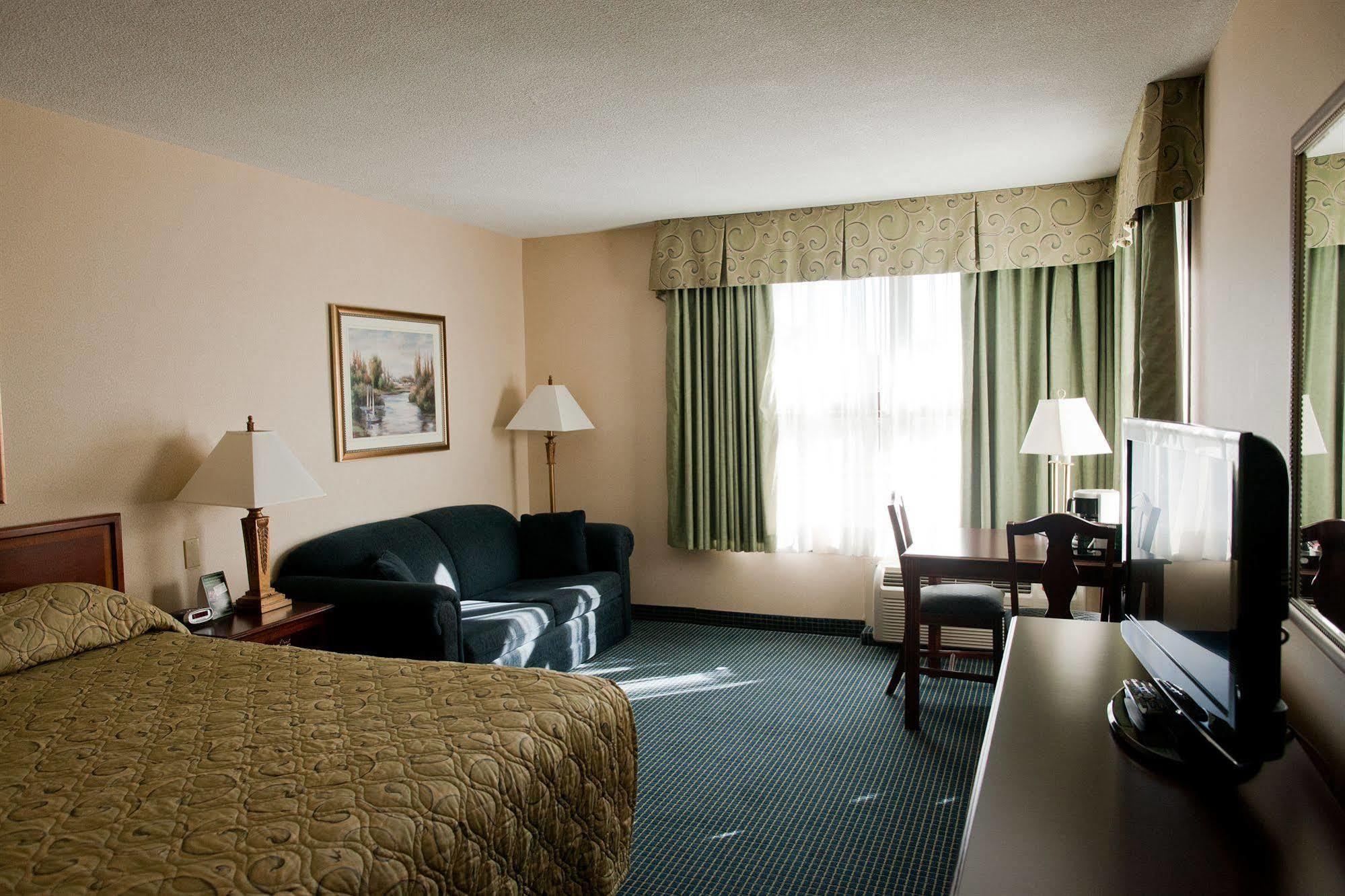 Days Inn By Wyndham Sarnia Harbourfront Extérieur photo