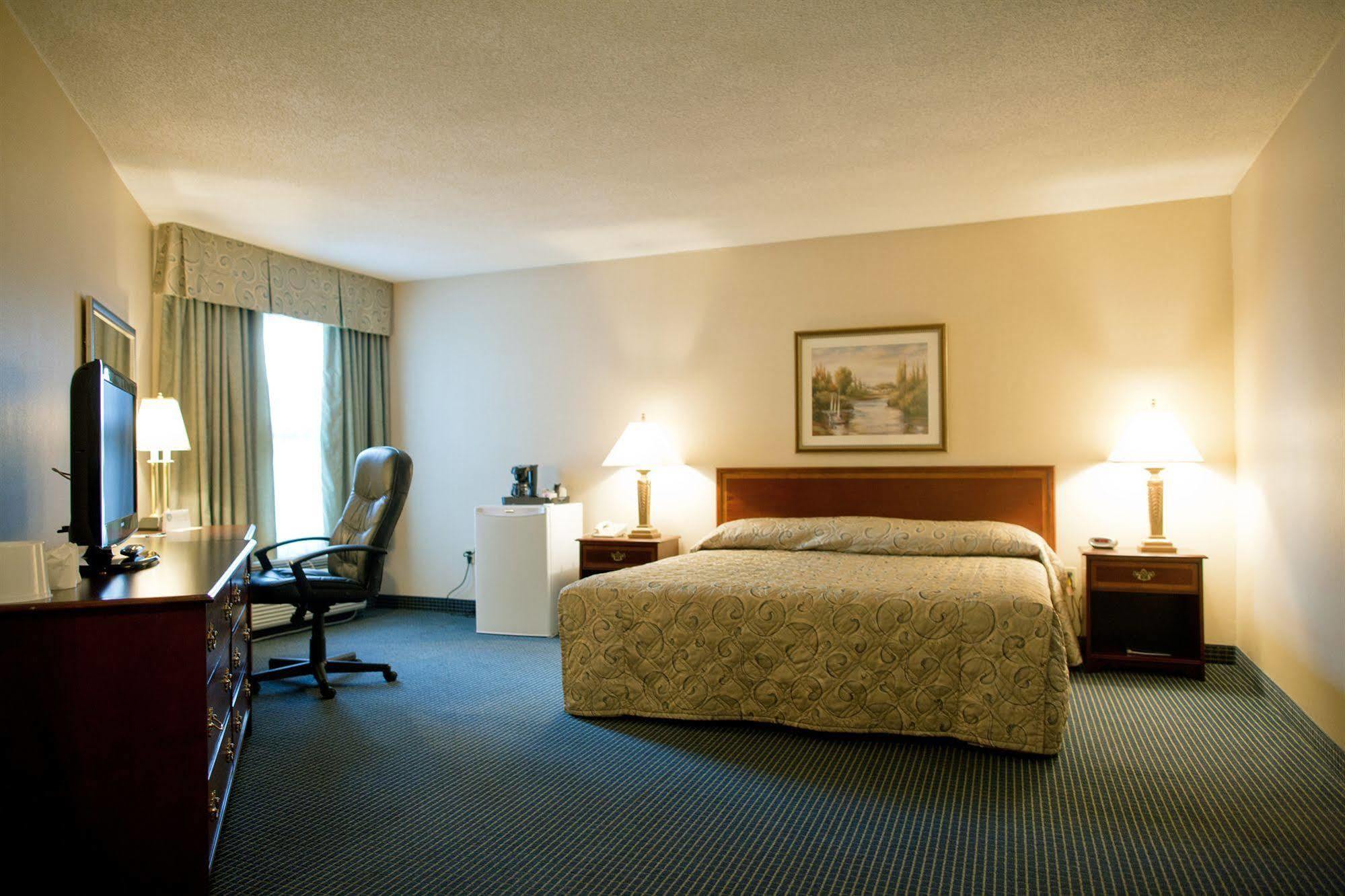 Days Inn By Wyndham Sarnia Harbourfront Extérieur photo